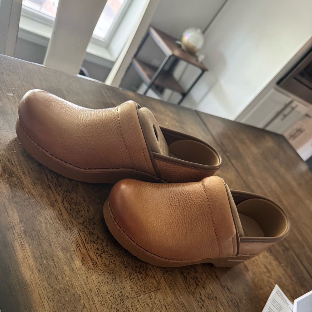 Dansko size 36